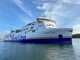 Blauer Himmel, Frachtfähre der Reederei Stena Line auf dem Wasser
